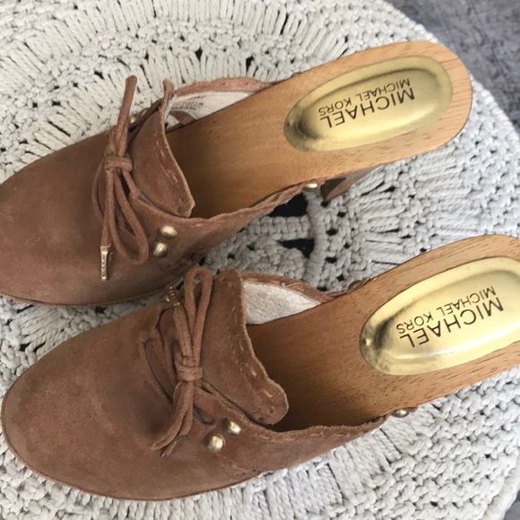 Michael Kors tan clog heels - Picture 5 of 8